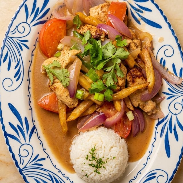 Pollo Saltado.